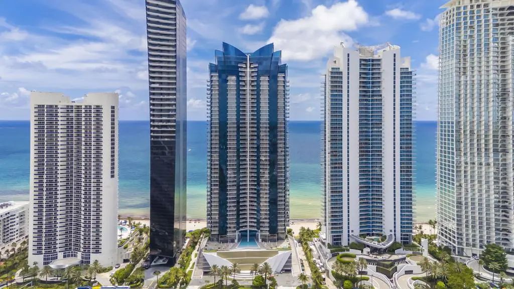 17121 Collins Avenue #2207, Sunny Isles Beach