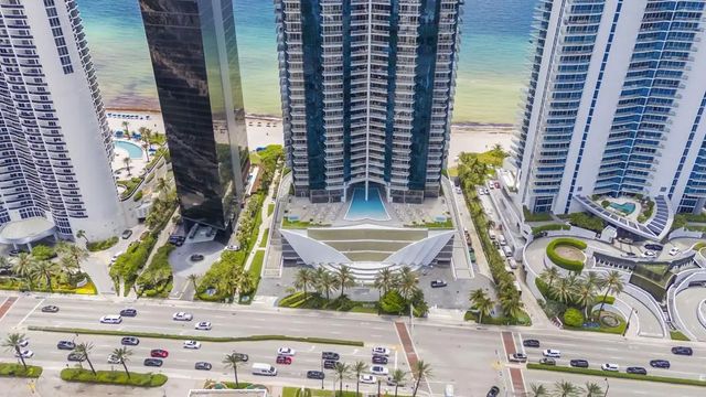 4 of 76 - 17121 Collins Avenue #2207, Sunny Isles Beach, FL