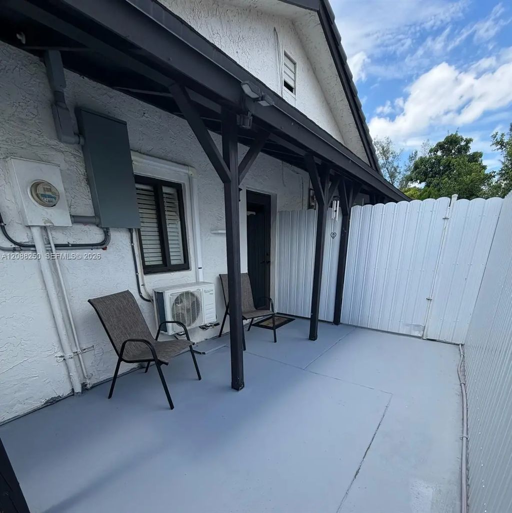 5871 Nw 201st Lane, Hialeah