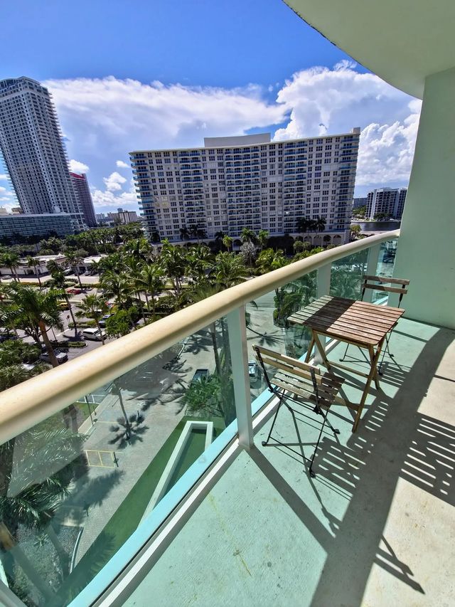 5 of 23 - 3801 S Ocean Drive #8t, Hollywood, FL