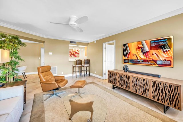4 of 40 - 615 Ne 12th Avenue #301, Fort Lauderdale, FL