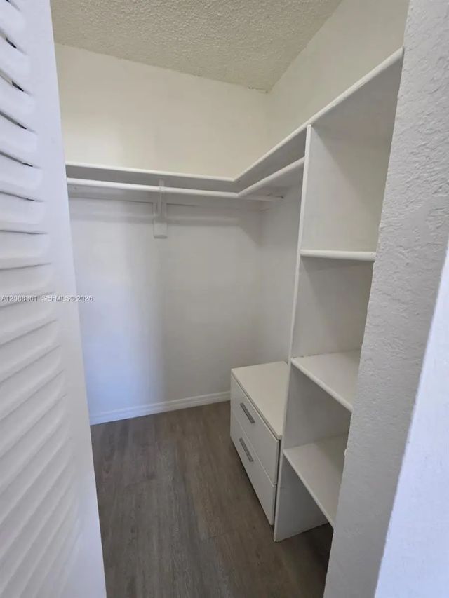 5 of 34 - 4550 Nw 9th Street #605e, Miami, FL