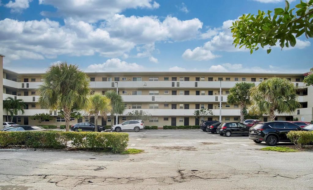 1690 Ne 191st Street #405-1, North Miami Beach