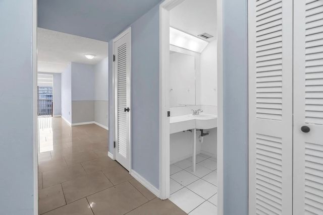 5 of 36 - 1690 Ne 191st Street #405-1, North Miami Beach, FL