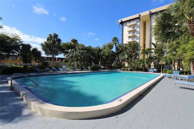 4550 Nw 9th Street #606e, Miami