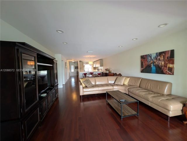 5 of 17 - 8460 Casa Del Lago #h, Boca Raton, FL