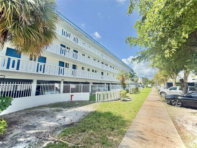 1150 Ne 191st Street #24, Miami