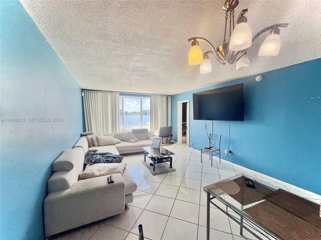 4 of 14 - 1150 Ne 191st Street #24, Miami, FL