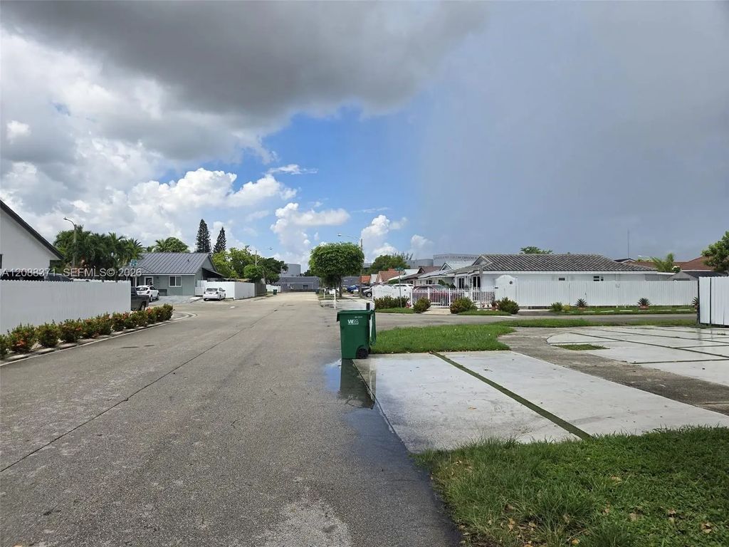 9085 Nw 117th Street, Hialeah Gardens