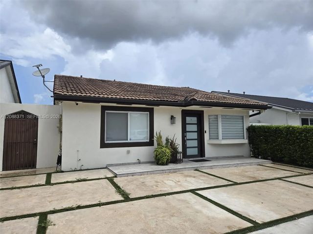4 of 12 - 9085 Nw 117th Street, Hialeah Gardens, FL