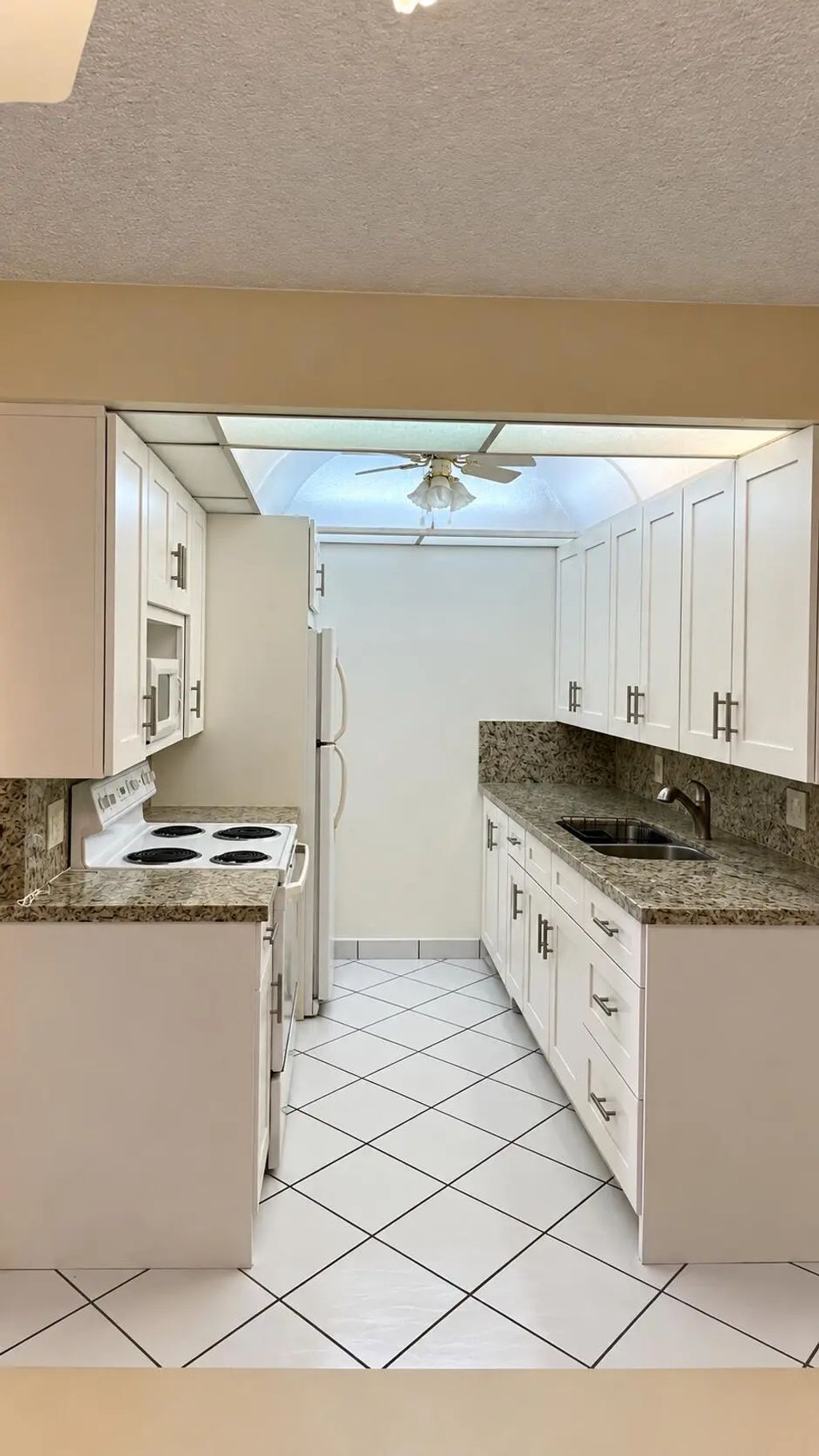 2154 Cambridge G, Deerfield Beach