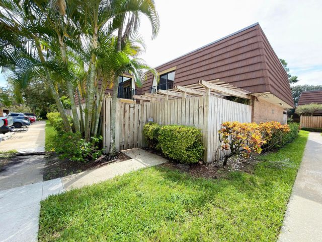 710 7th Lane, Palm Beach Gardens