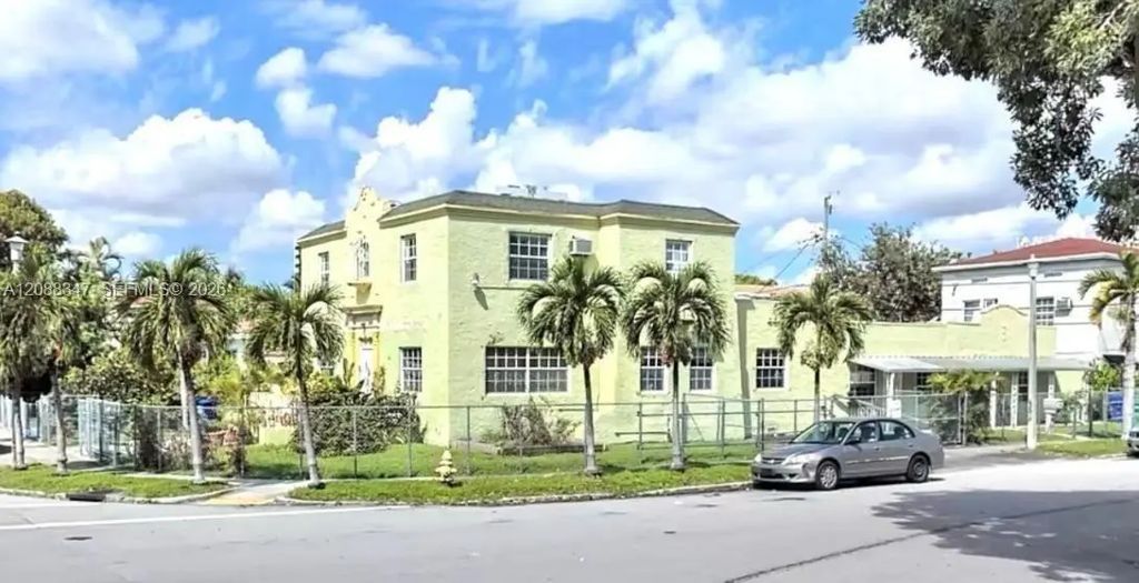 1801 Sw 10th Street, Miami