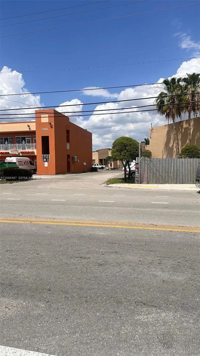 12905 W Okeechobee Road #e-1, Hialeah Gardens