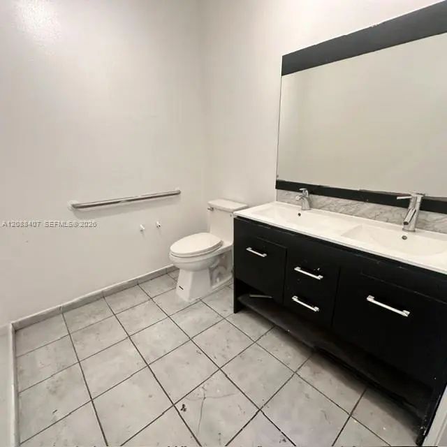 5 of 6 - 12905 W Okeechobee Road #e-1, Hialeah Gardens, FL