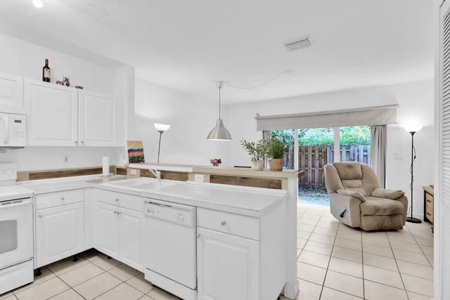 5 of 38 - 1720 Ne 33 Avenue #105-5, Homestead, FL