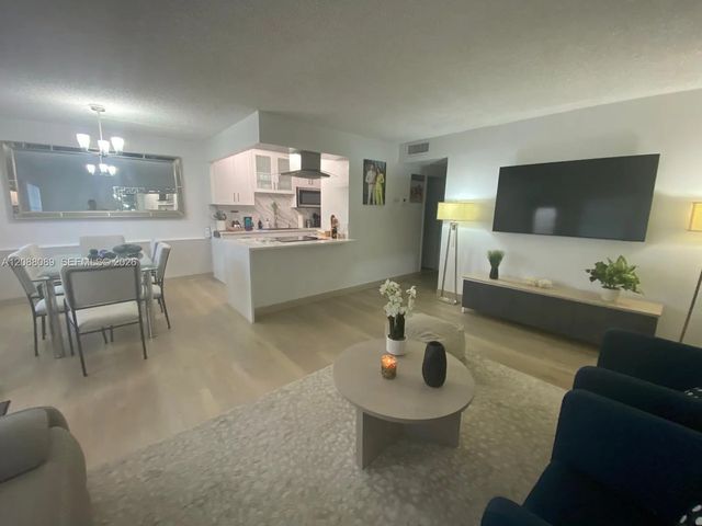 3 of 21 - 4076 E Guildford E #4, Boca Raton, FL