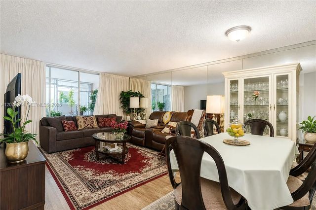 5 of 12 - 1911 Sabal Palm Drive #101, Davie, FL