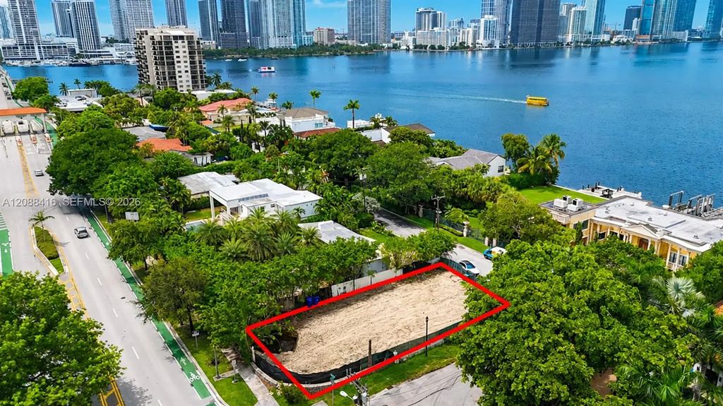 920 N Venetian Drive, Miami