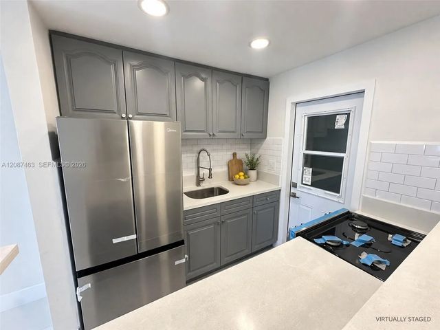 2 of 19 - 921 Jefferson Avenue #4e, Miami Beach, FL