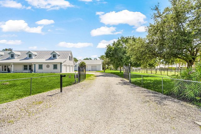 3 of 45 - 688 Palomino Trail, Englewood, FL