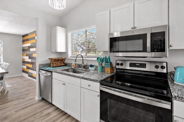 5 of 24 - 2461 Se Rock Springs Drive, Port St. Lucie, FL