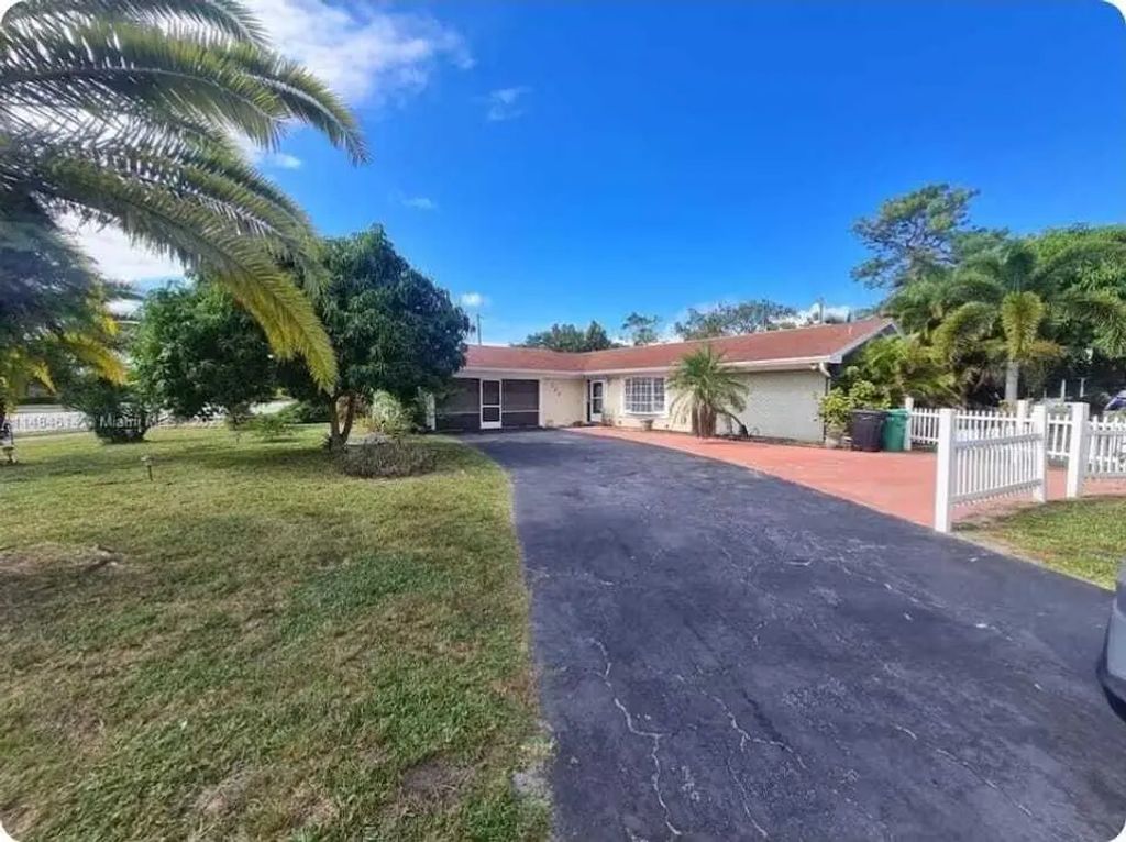 122 Riomar Drive, Port St. Lucie