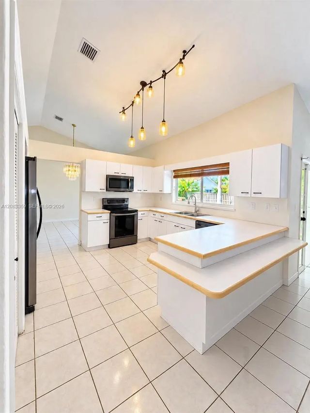 5 of 25 - 16080 Sw 155th Court, Miami, FL