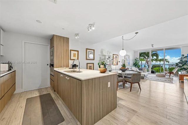 5 of 18 - 600 Ne 27th Street #704, Miami, FL