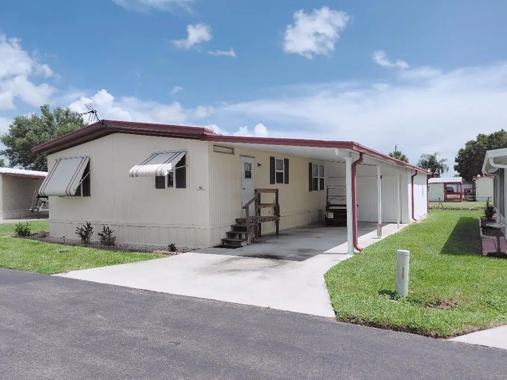 1339 Old Lakeport Road Nw #4, Moore Haven