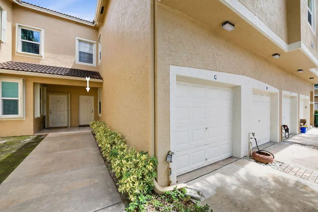 160 Village Boulevard #g, Tequesta