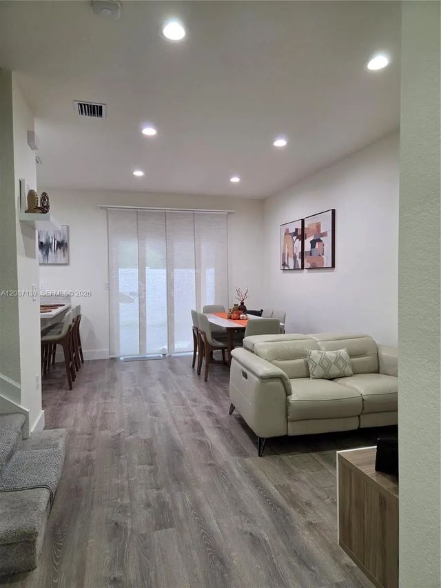 5 of 20 - 11079 W 32nd Lane, Hialeah, FL