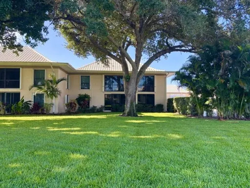 7 Se Turtle Creek Drive #f, Tequesta