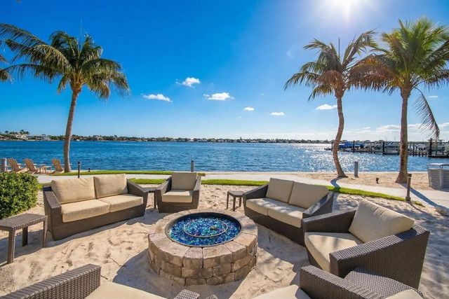 1 Water Club Way #1904, North Palm Beach