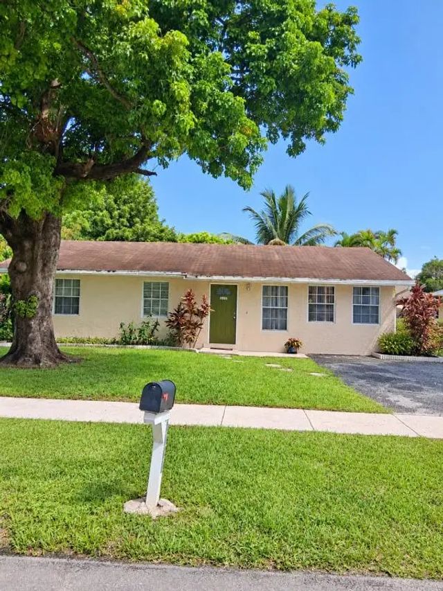 8171 Sw 5th Court, North Lauderdale