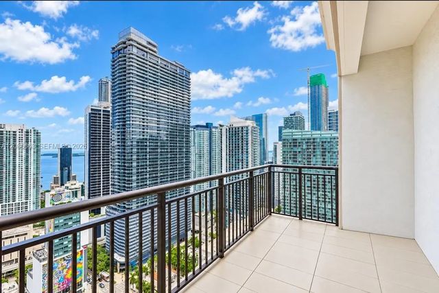 999 Sw 1st Avenue #uph12, Miami
