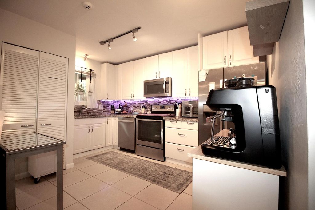 724 Ne 23rd Drive, Wilton Manors