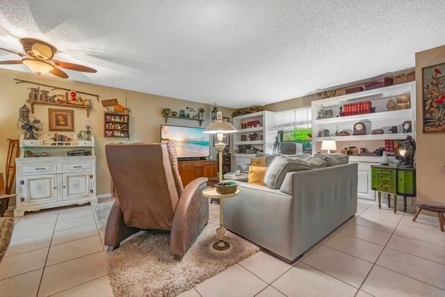 4 of 32 - 1142 N University Drive, Plantation, FL