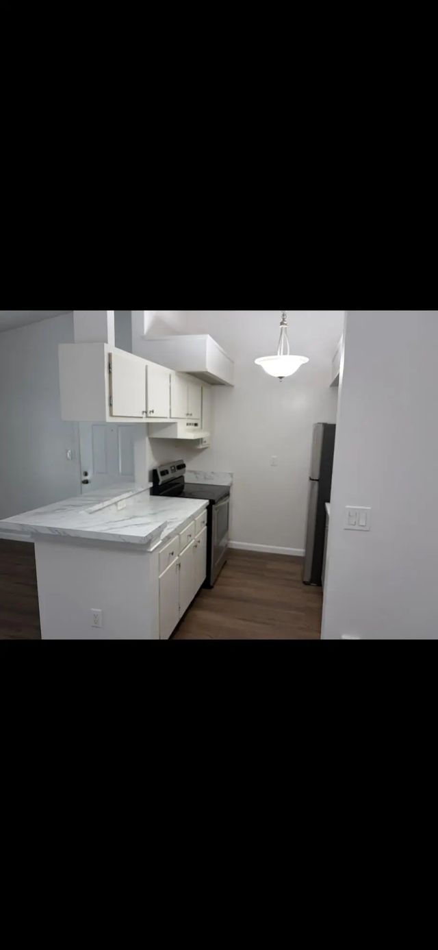 3 of 9 - 905 Ne 199th Street #204, Miami, FL