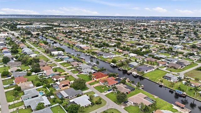 4 of 46 - 1327 Se 17th Street, Cape Coral, FL