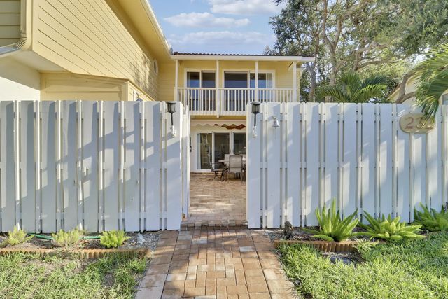 2 of 30 - 232 Seabreeze Circle, Jupiter, FL