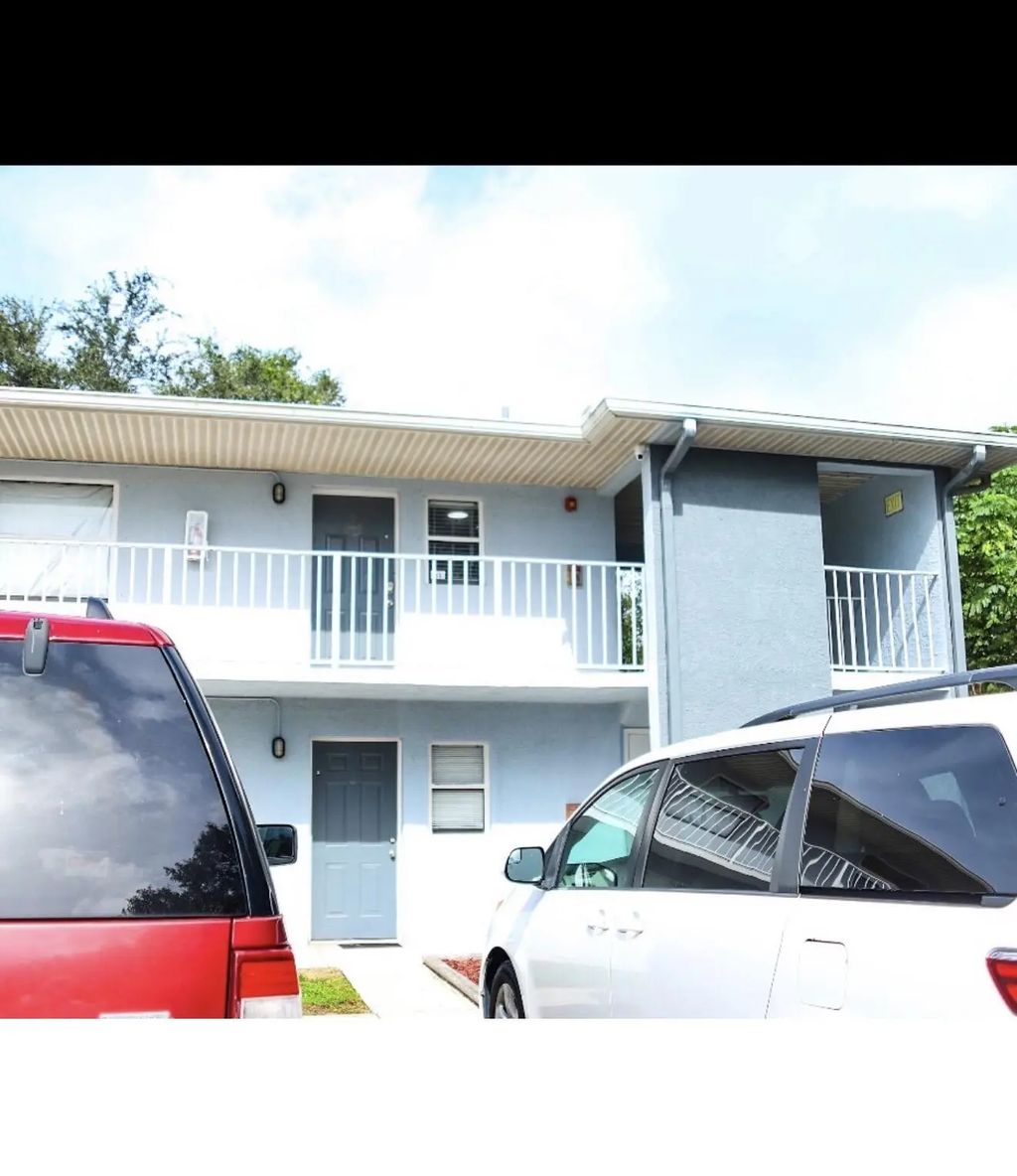 605 Ixoria Avenue #unit 21, Fort Pierce