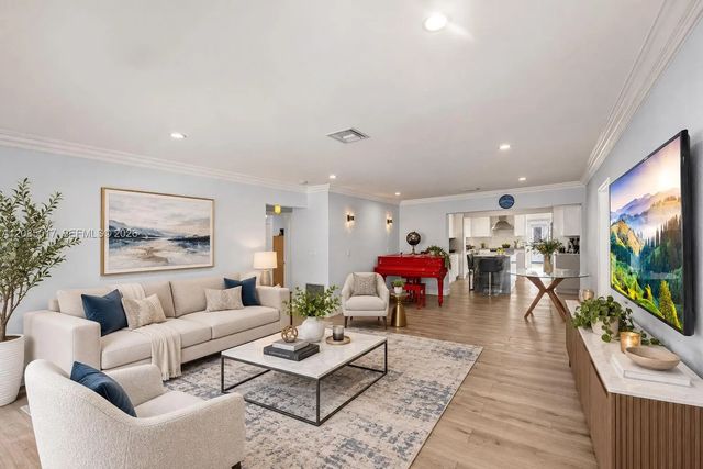 3 of 38 - 918 Ne 4th Street, Hallandale Beach, FL
