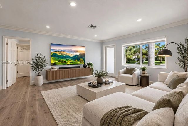 5 of 38 - 918 Ne 4th Street, Hallandale Beach, FL