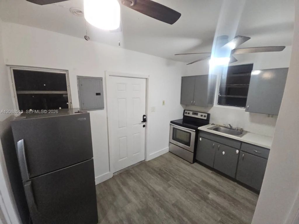 784 Nw 100th Street #c, Miami