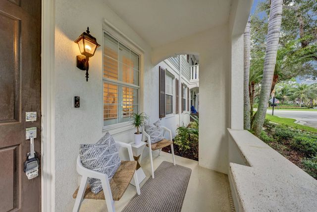 4 of 29 - 3049 E Community Drive, Jupiter, FL