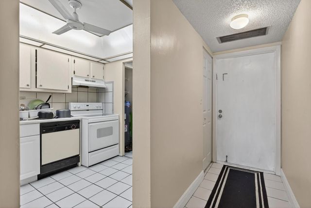 4 of 29 - 7820 S Colony Circle S #109, Tamarac, FL