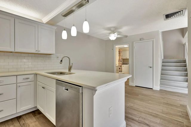 5 of 39 - 7118 71st Way, West Palm Beach, FL
