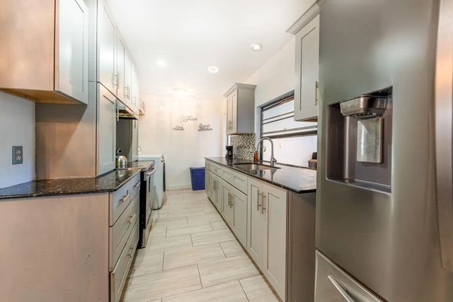 4 of 21 - 4744 Brook Drive, West Palm Beach, FL