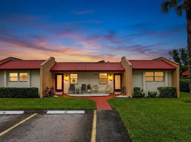 125 Lake Anne Drive #125, West Palm Beach